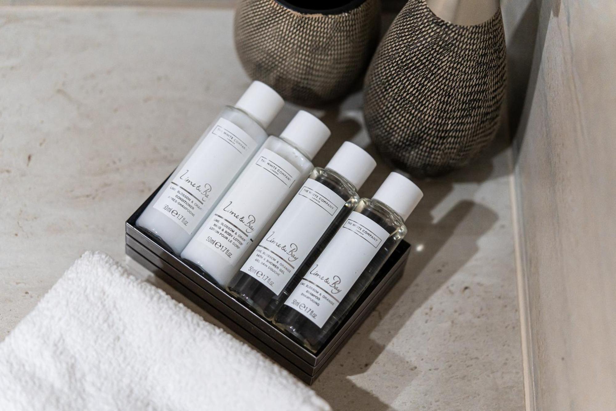 Harma Traditional Boutique Suites Paphos Rum bild