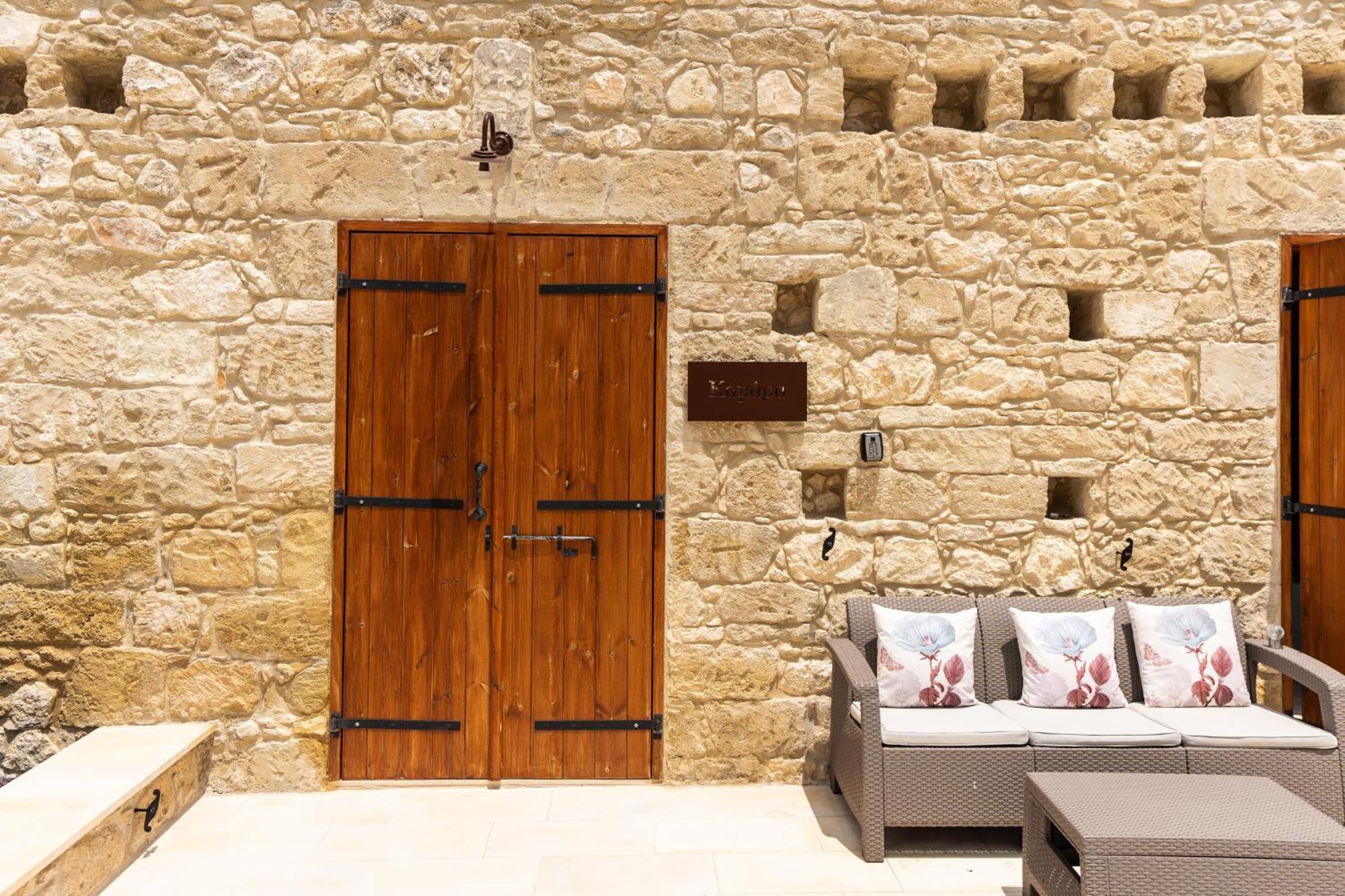 Harma Traditional Boutique Suites Paphos Rum bild