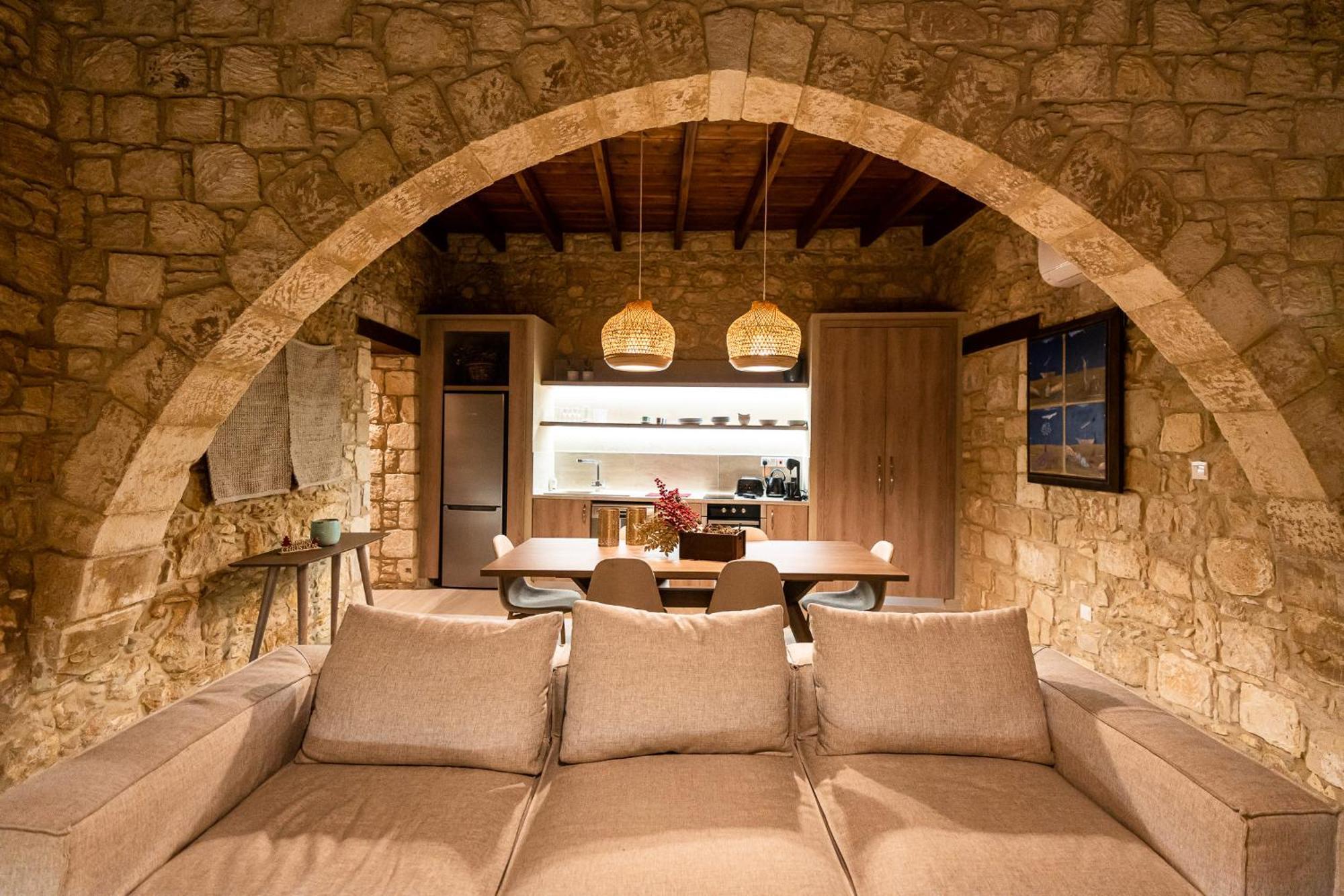 Harma Traditional Boutique Suites Paphos Rum bild