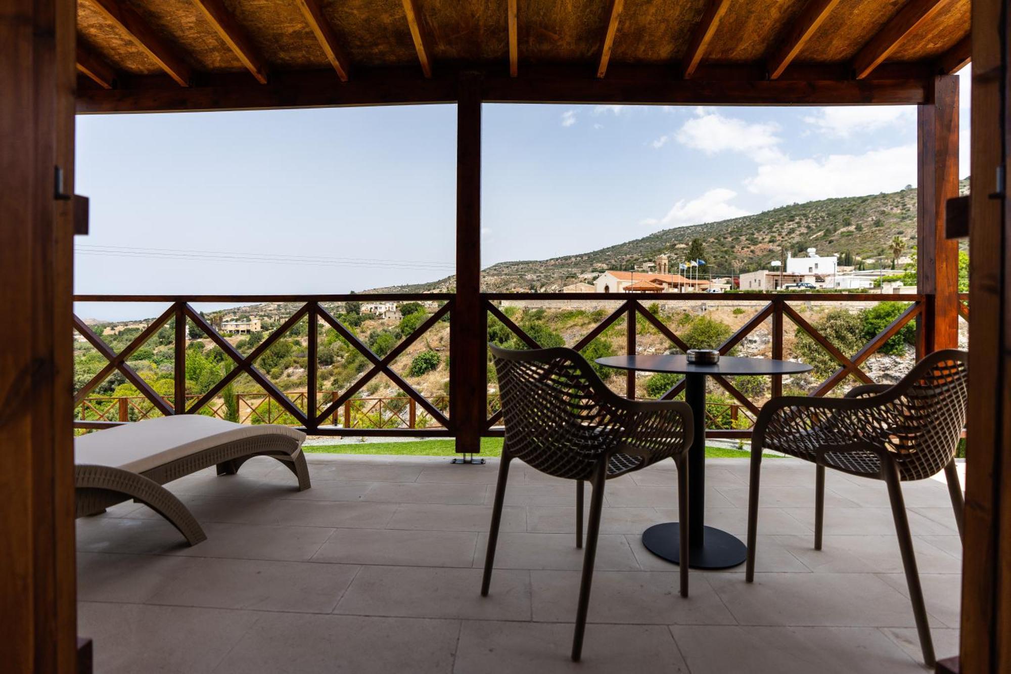 Harma Traditional Boutique Suites Paphos Rum bild