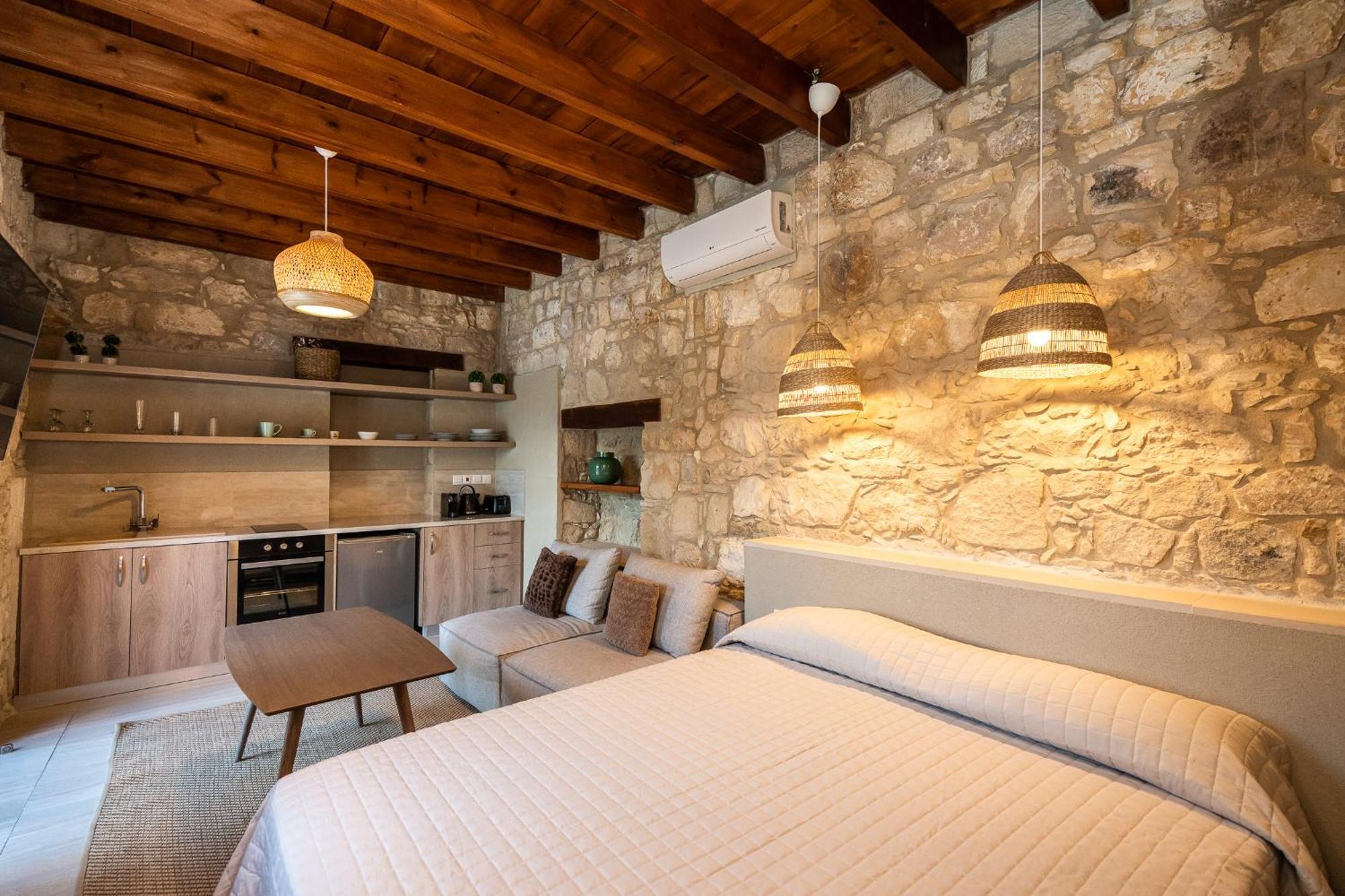 Harma Traditional Boutique Suites Paphos Rum bild