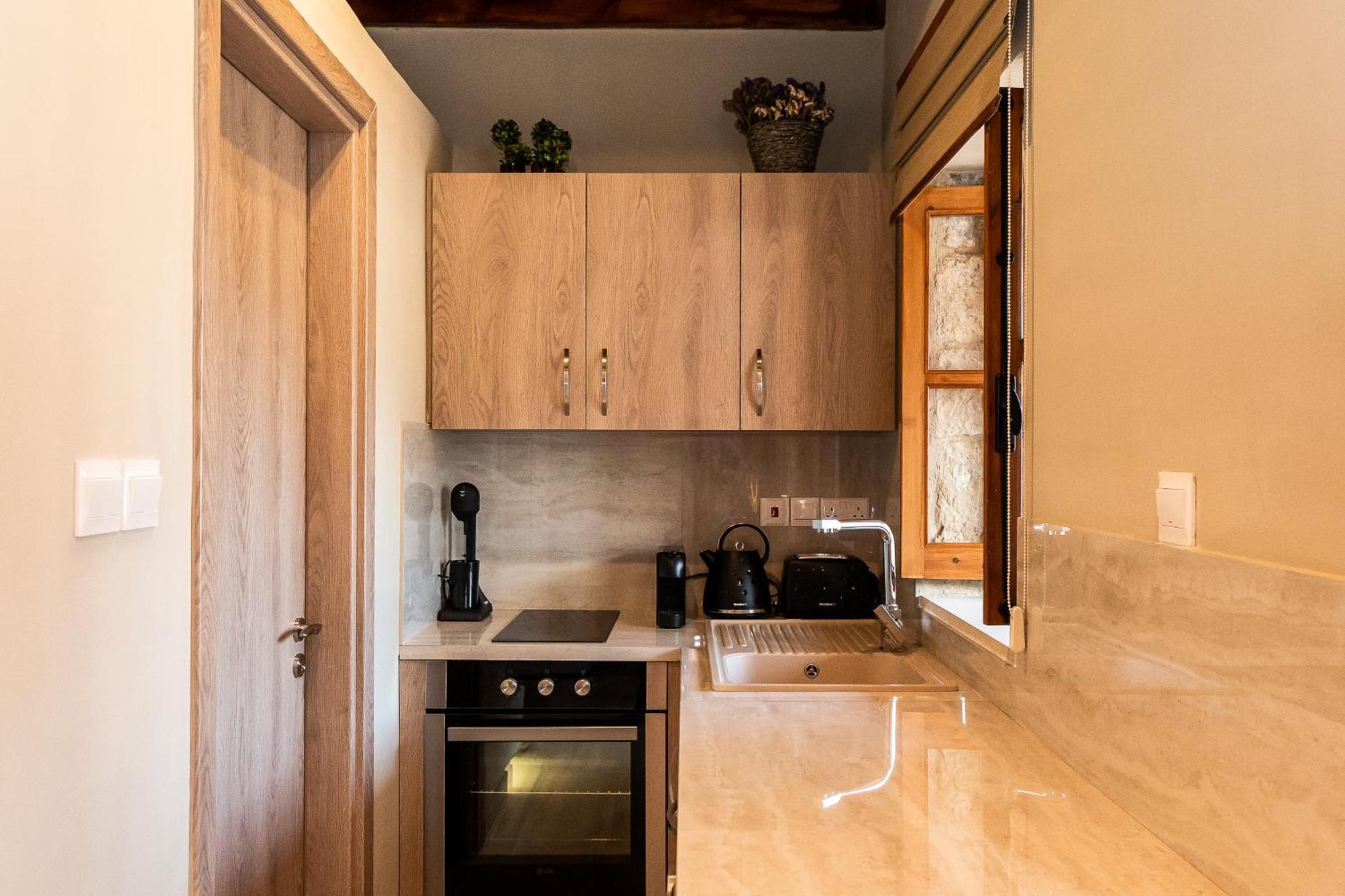 Harma Traditional Boutique Suites Paphos Rum bild