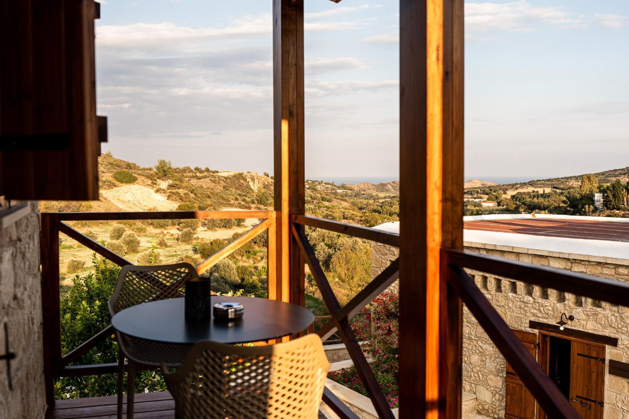 Harma Traditional Boutique Suites Paphos Rum bild